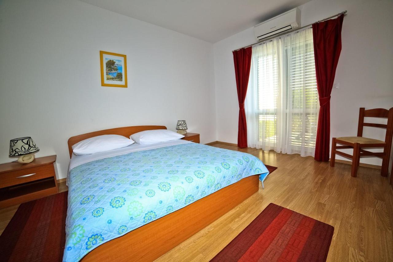 Apartments Bozikovic Podstrana Phòng bức ảnh