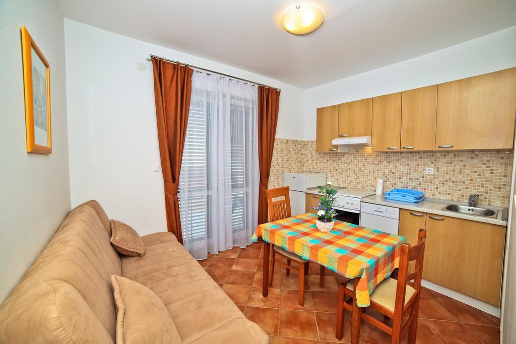 Apartments Bozikovic Podstrana Phòng bức ảnh