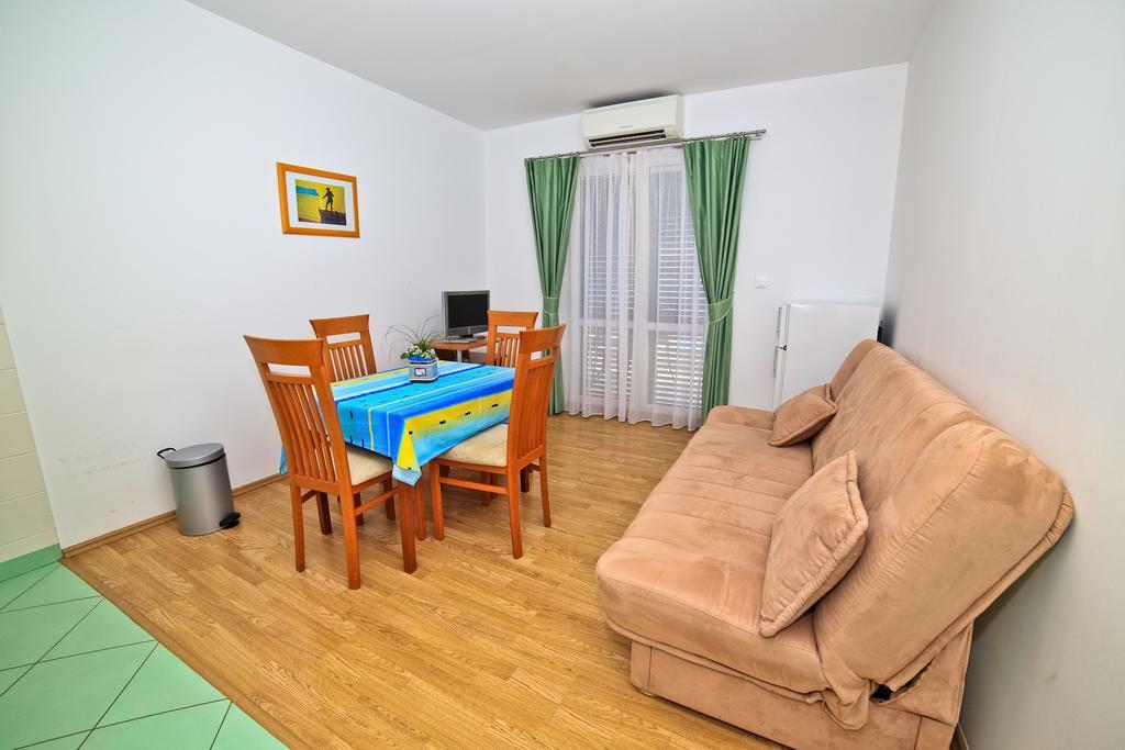 Apartments Bozikovic Podstrana Phòng bức ảnh