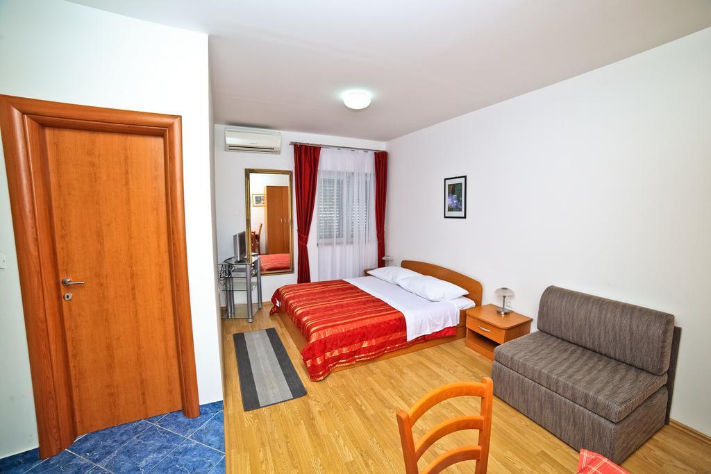 Apartments Bozikovic Podstrana Ngoại thất bức ảnh