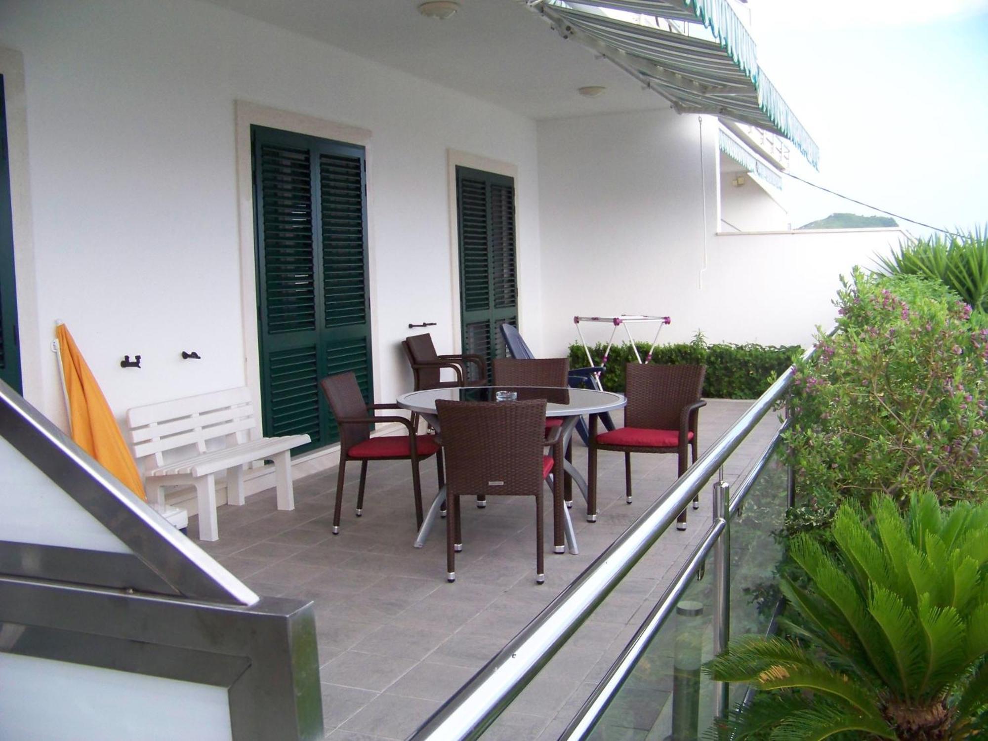 Apartments Bozikovic Podstrana Ngoại thất bức ảnh