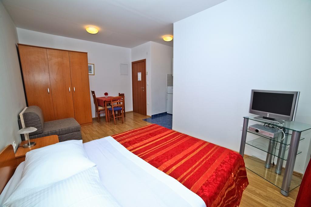 Apartments Bozikovic Podstrana Ngoại thất bức ảnh